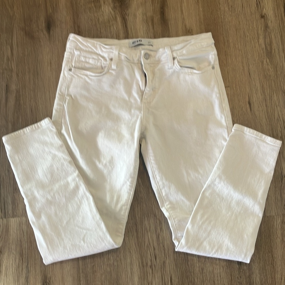 JUST BLACK Denim White Skinny  Leg Jeans.  Size 29.
